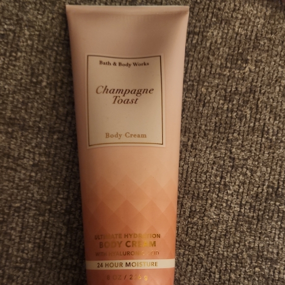 Bath & Body Works Champagne Toast Mist and Cream Set - Pink and Peach - Picture 2 of 4